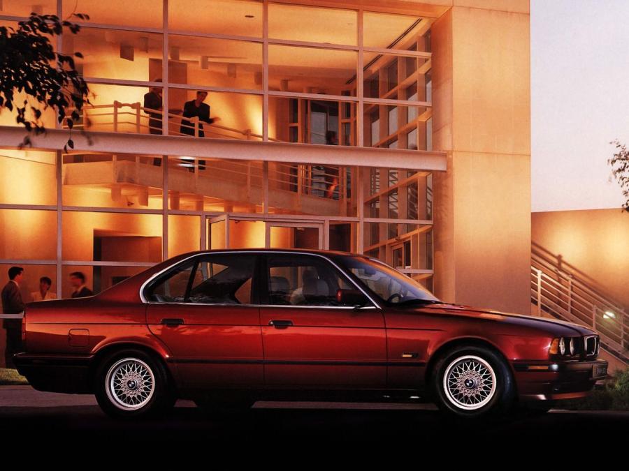  BMW 530i Sedan 1992 года  (фото 2 из 2)